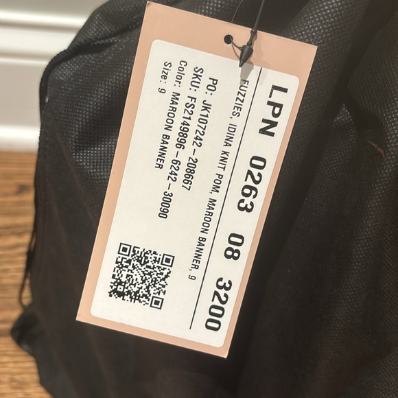 NWT Just Fab Fuzzies Idina Knit Pom Sweater Boots size 9 Maroon - Picture 11 of 11